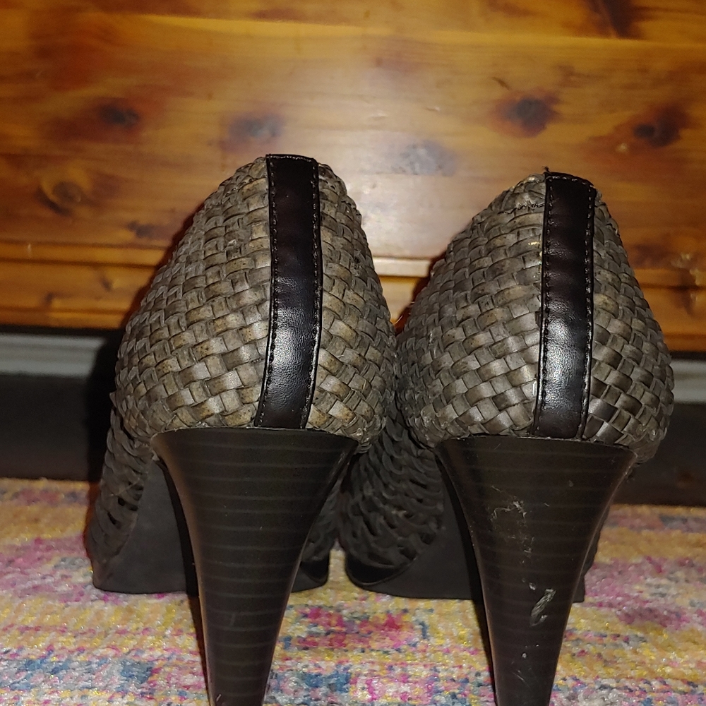 Bongo Open-Toed Pumps